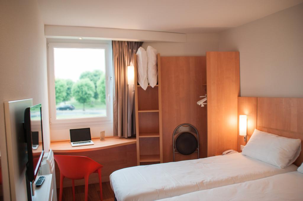 Ibis Rambouillet Hotel Exterior foto