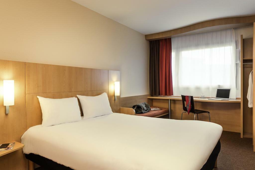 Ibis Rambouillet Hotel Exterior foto